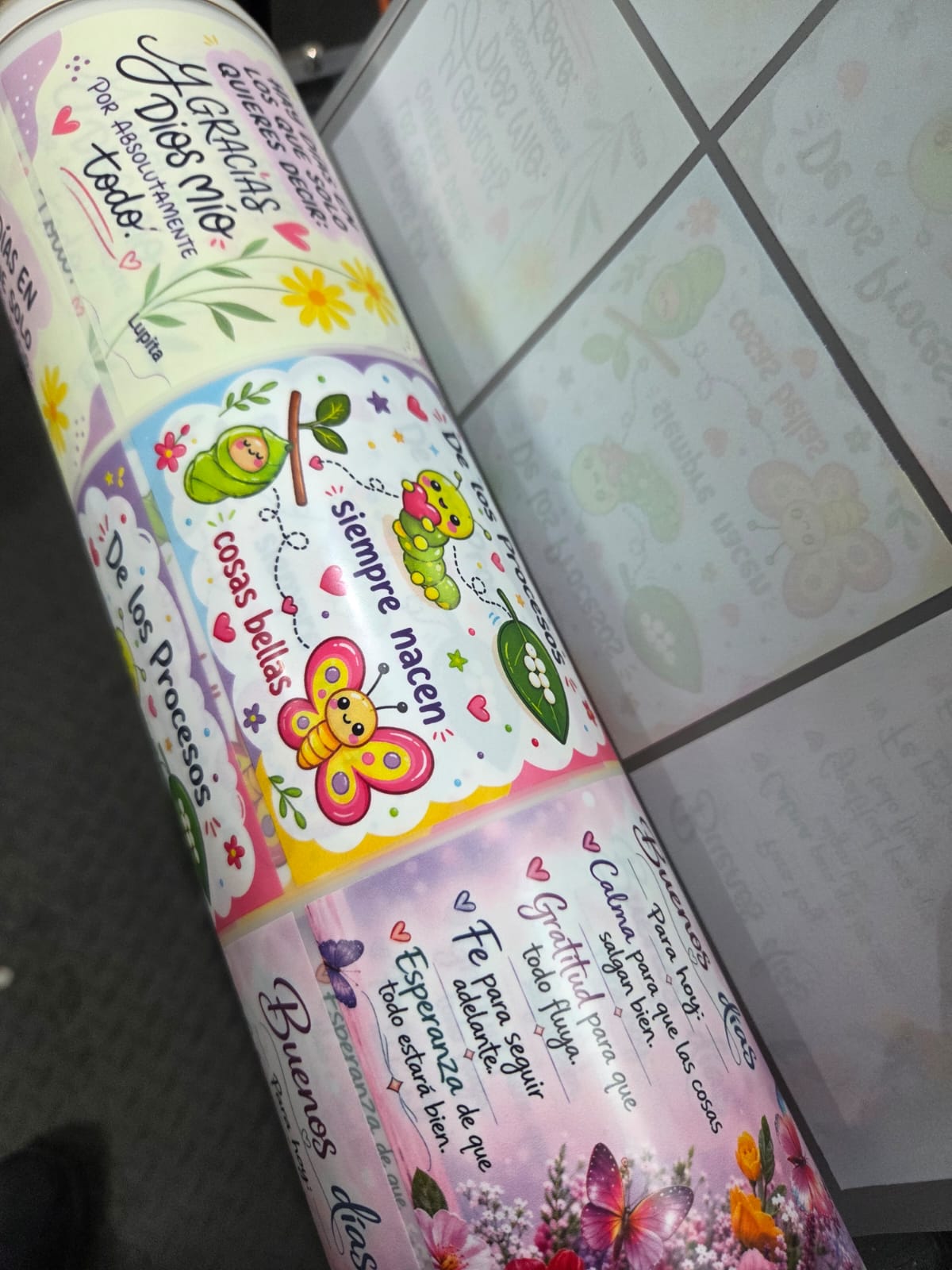 Paño DTF con diseños impresos en colores